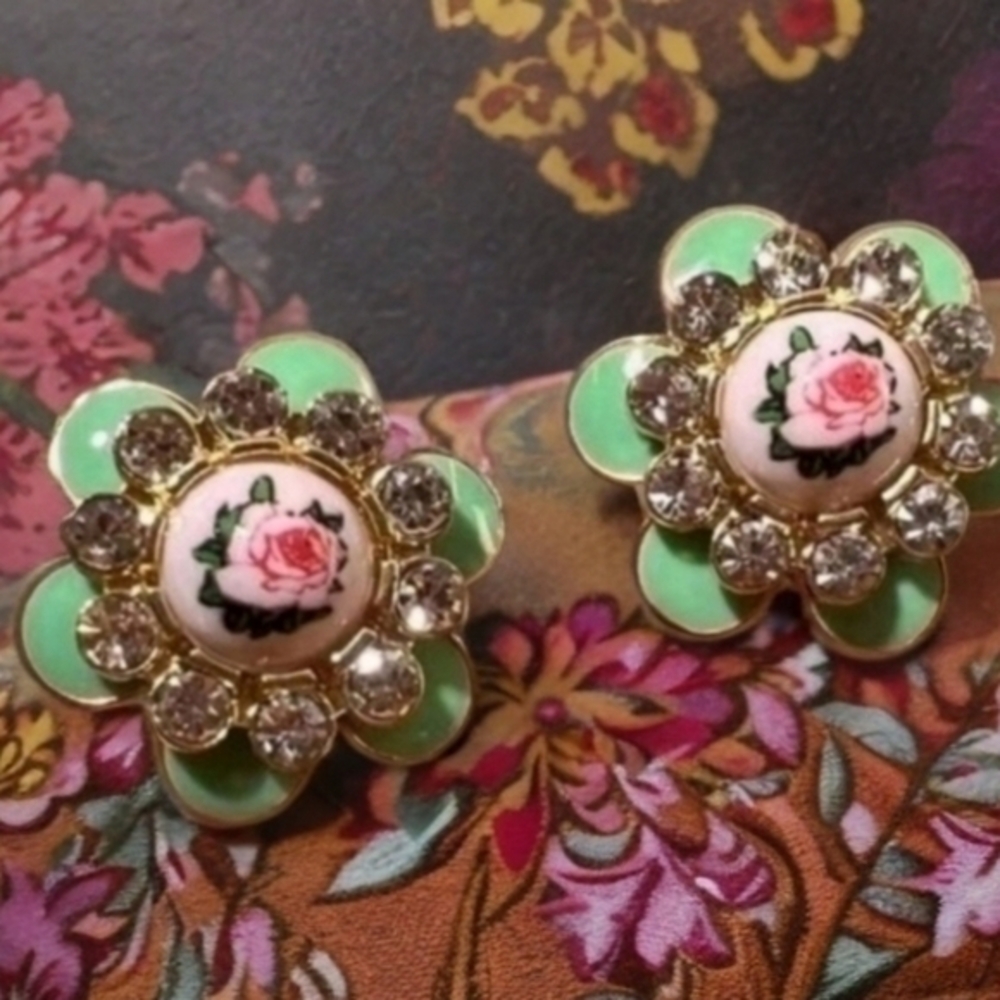 VINTAGE ENAMEL VINTAGE 60S VIBE EARRINGS